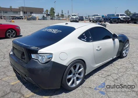 2014 Scion Fr-S z USA, uszkodzony, nr VIN JF1ZNAA15E8706837